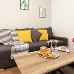 Le St Leon : Lit Queen Size * Wifi * Ideal Couple Lägenhet *