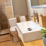 Le St Leon : Lit Queen Size * Wifi * Ideal Couple Lägenhet *