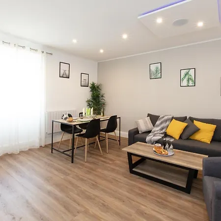 Apartament Le St Leon : Lit Queen Size * Wifi * Ideal Couple