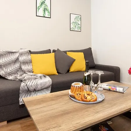 Le St Leon : Lit Queen Size * Wifi * Ideal Couple Apartament *