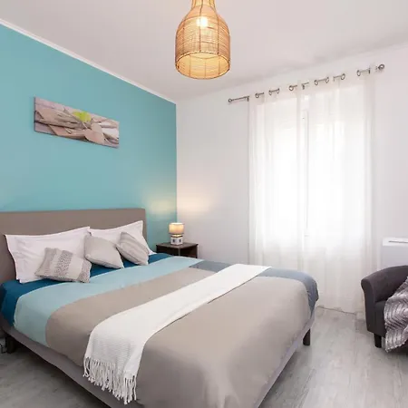 Le St Leon : Lit Queen Size * Wifi * Ideal Couple Apartament