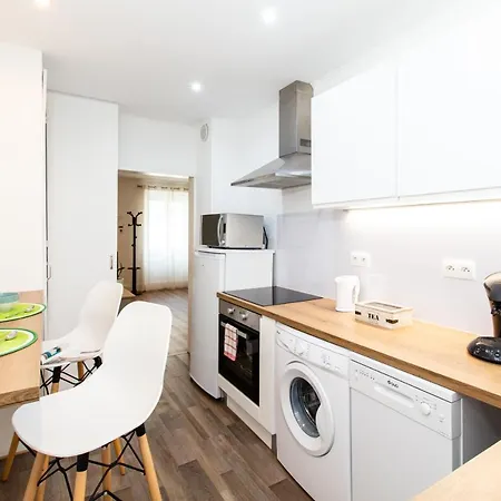 Le St Leon : Lit Queen Size * Wifi * Ideal Couple Apartament