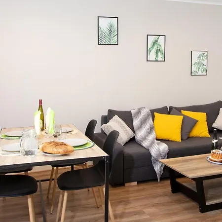 Le St Leon : Lit Queen Size * Wifi * Ideal Couple Apartament