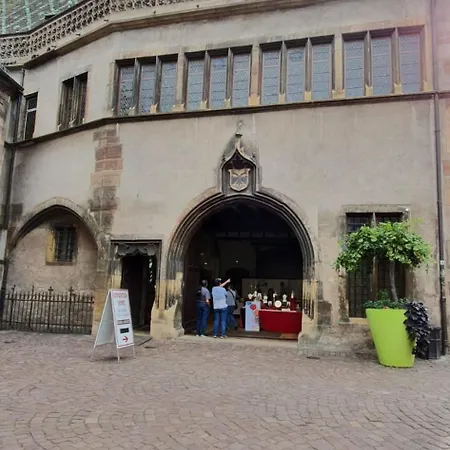 Le St Leon : Lit Queen Size * Wifi * Ideal Couple