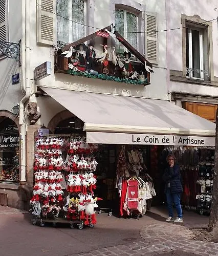 Apartment Le St Leon : Lit Queen Size * Wifi * Ideal Couple *