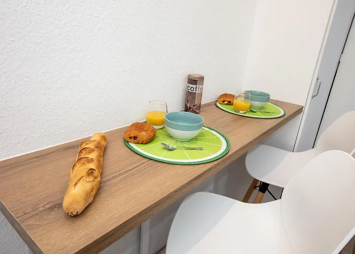 Le St Leon : Lit Queen Size * Wifi * Ideal Couple Apartment Colmar