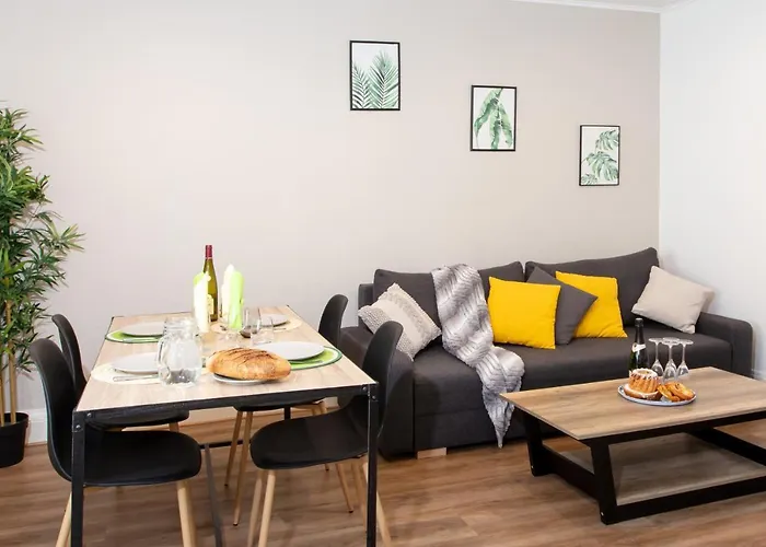 Le St Leon : Lit Queen Size * Wifi * Ideal Couple Apartment