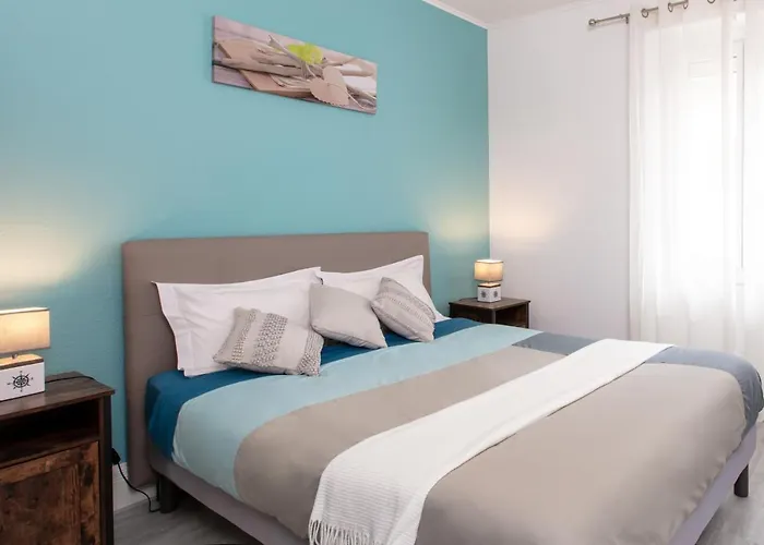 Le St Leon : Lit Queen Size * Wifi * Ideal Couple